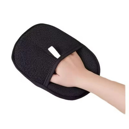 🐾 Easily removes pet hair from clothes, sofas, beds & car seats 🧤 Soft rubber design for gentle yet effective cleaning